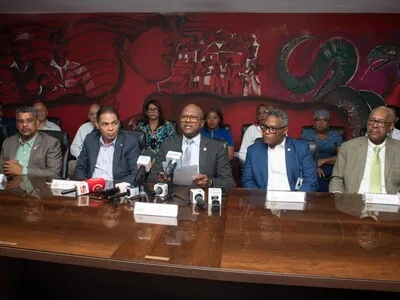 CMD respalda suspensión de servicios a ARS