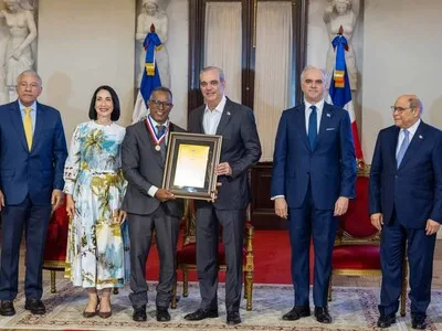 Conoce las historias de docentes medalla al mérito magisterial 2026
