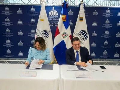 Firman acuerdo para impulsar participación femenina en mipymes
