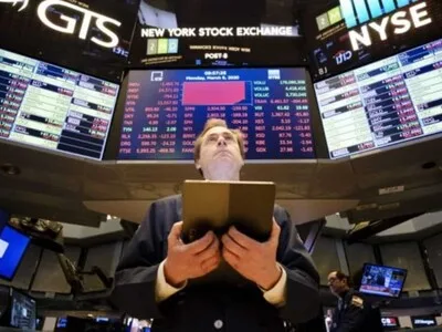 Wall Street cierra en rojo por nuevo bloqueo naval a Irán