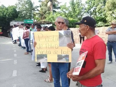 Comunitarios exigen reconstrucción de carretera en Puerto Plata