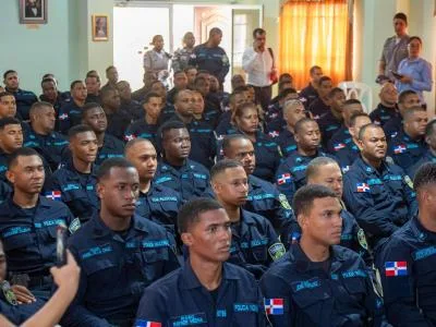 Policía desvinculan agentes del nuevo modelo de casos de abusos