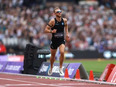 Josh Kerr pulveriza el récord mundial de la milla en Londres