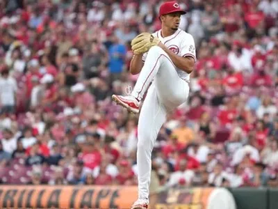 Los Rojos firman a Chase Burns por US$ 105 millones