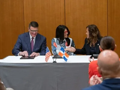 Adozona acuerda impulsar el comercio con Carolina del Norte
