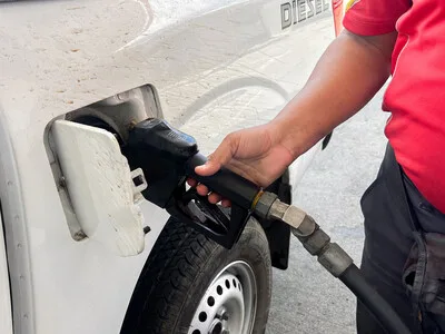 Gobierno congela precios de gasolinas, gasoil y GLP