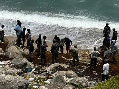 Hallan cadáver de mujer a orillas del mar Caribe en Barahona