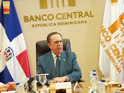 Abinader confirma a Héctor Valdez Albizu