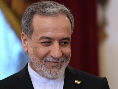 Irán y Omán abordaron establecer un corredor de navegación en Ormuz