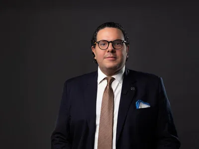 Conoce a Víctor Enmanuel Cedeño, nuevo superintendente de Bancos