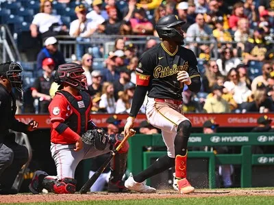 Devers llega a 31 jonrones, Cruz se va de 6-4 con 4 remolcadas
