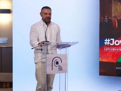 Andrés Vander Horst lanza libro sobre política juvenil en Punta Cana