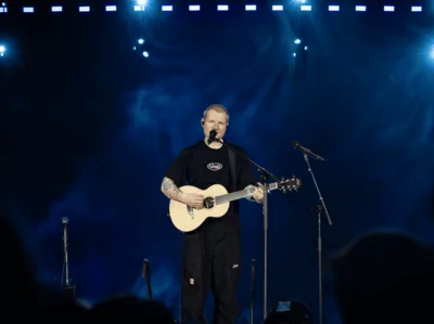 Ed Sheeran recibe críticas por excluir a Macklemore de su gira