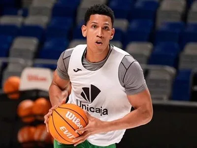 Tyson Pérez enfrenta dolor de talón antes del choque con Madrid