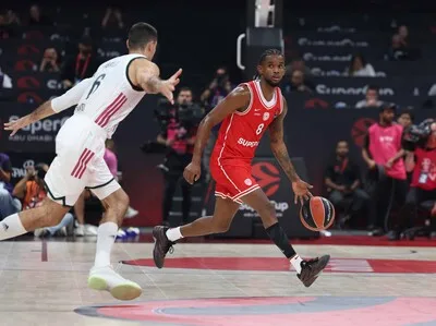 Olympiacos domina a Baskonia y gana 106-89 en Vitoria