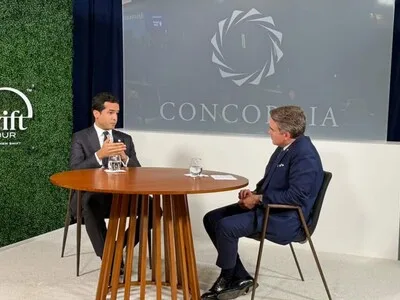 Senador Fernández alerta sobre migración haitiana y su impacto regional