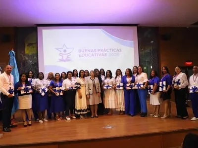 Inafocam premia a 20 docentes por buenas prácticas