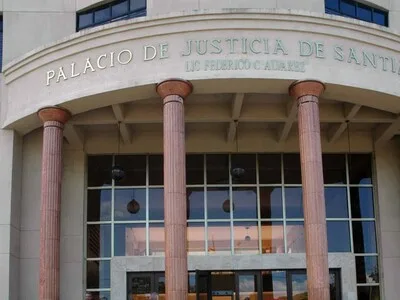 Tres condenados por falsificar sentencias y liberar a imputado
