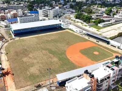 Inauguran complejo educativo y deportivo en Manoguayabo