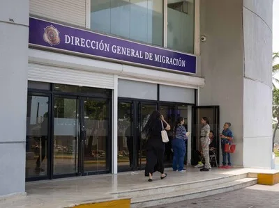 Auditoría revela 150 vehículos y activos faltantes en Migración