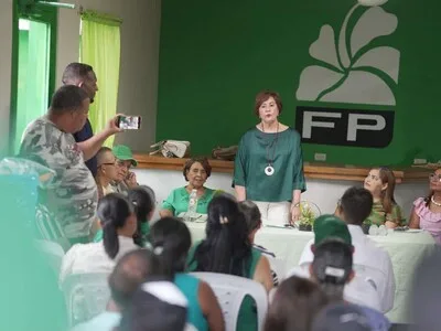 Fuerza del Pueblo impulsa participación docente y respalda a Leonel Fernández