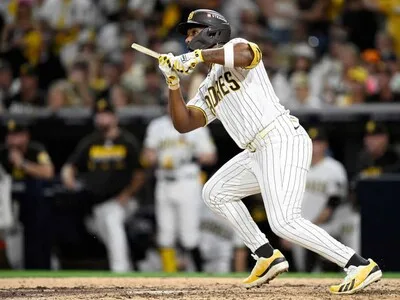Andújar impulsa a los Padres a vencer a los Brewers