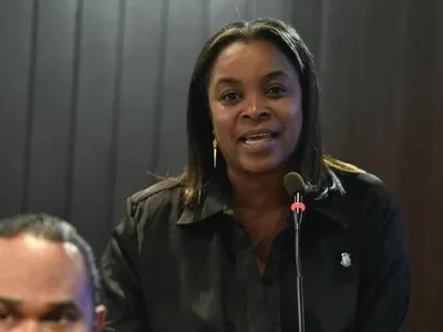 Diputada Millys Martínez denuncia abuso policial y suspende sesión