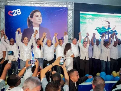 Mejía activa estructura de campaña en circunscripción 3 del DN