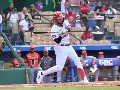 Leones del Escogido vencen 2-0 a Toros del Este