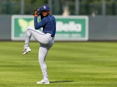 Freddy Peralta abre para los Rays en el Juego 3