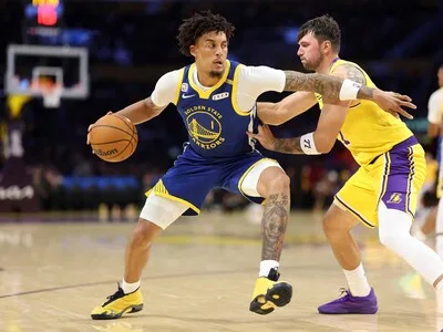 Warriors superan 23 puntos y vencen a los Lakers