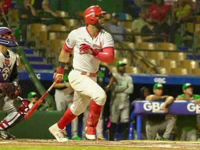 Escogido extiende su racha con victoria 2-0 sobre Estrellas